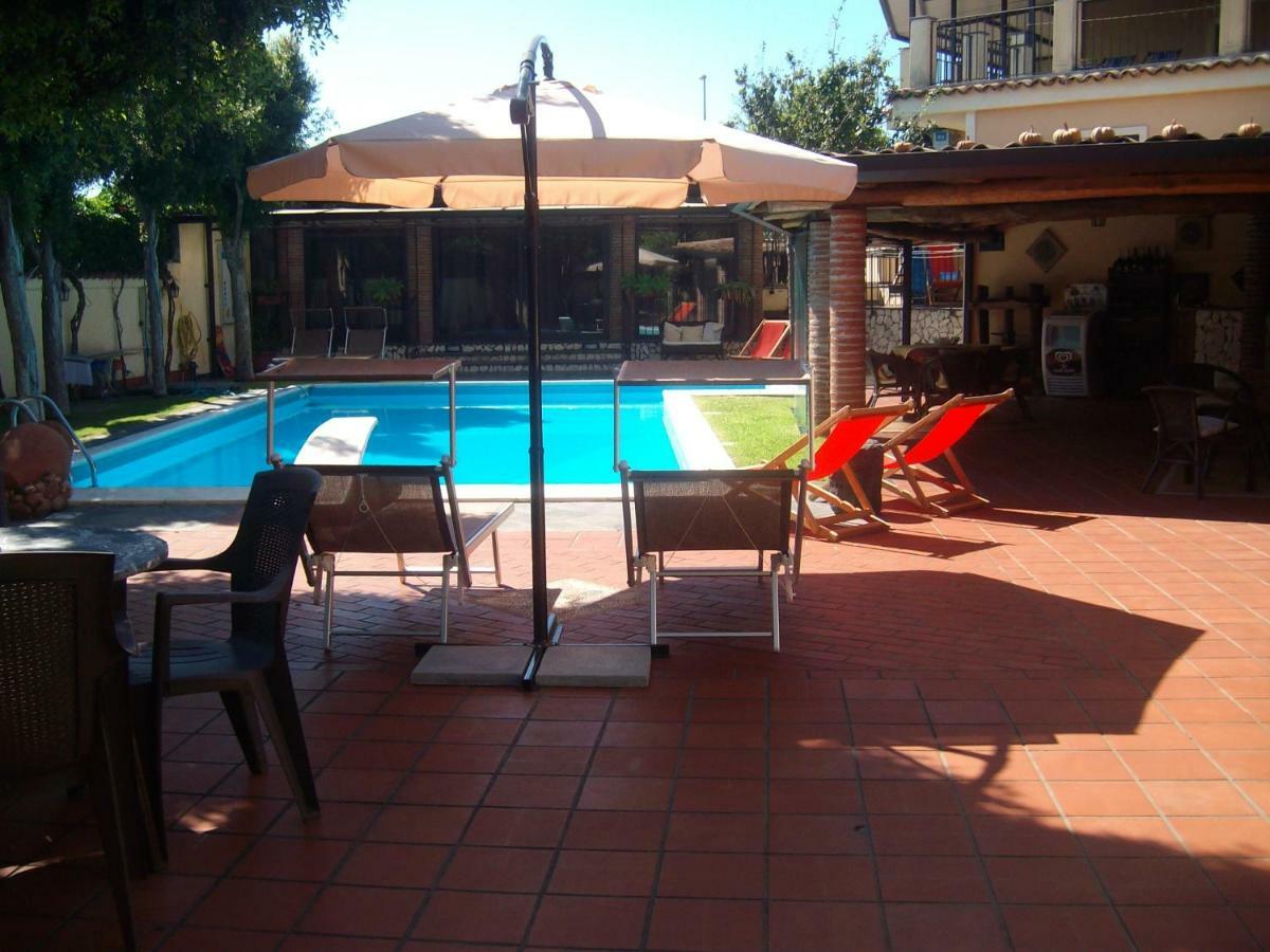 Villa Singola -Sole-Luna-Casavilladusoleil Acireale Buitenkant foto