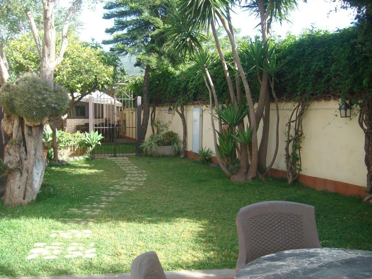 Villa Singola -Sole-Luna-Casavilladusoleil Acireale Buitenkant foto