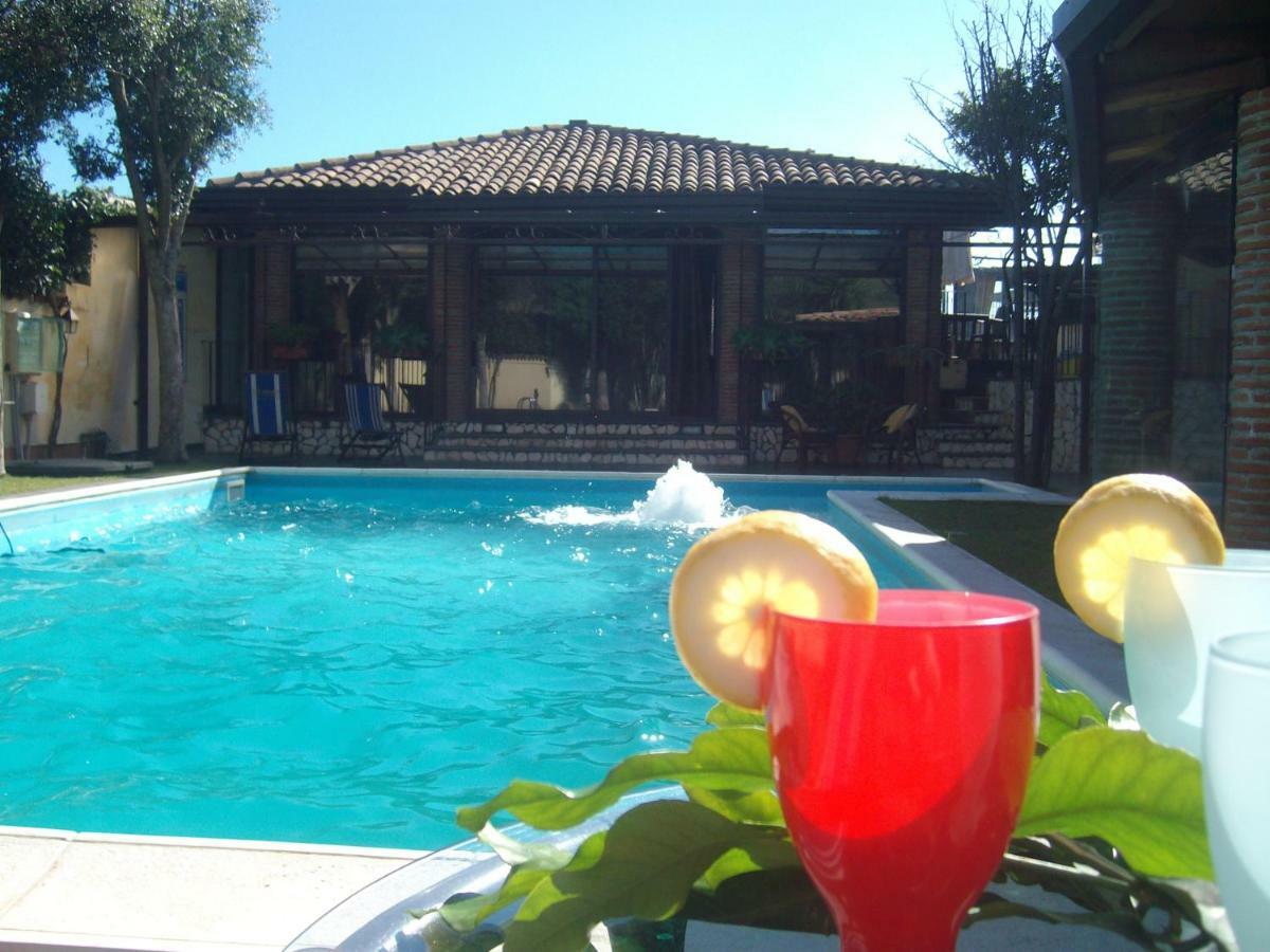 Villa Singola -Sole-Luna-Casavilladusoleil Acireale Buitenkant foto
